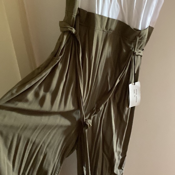 One piece outfit - Picture 2 of 3